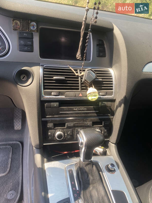 Позашляховик / Кросовер Audi Q7 2012 в Дніпрі