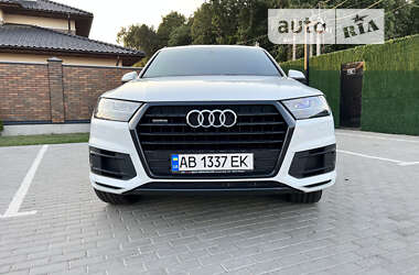 Внедорожник / Кроссовер Audi Q7 2017 в 