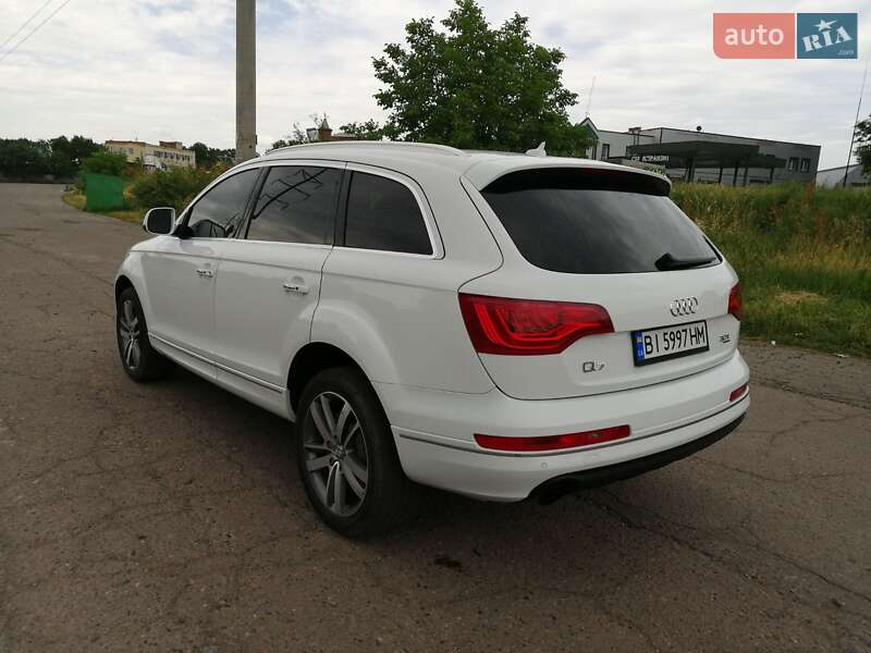 Внедорожник / Кроссовер Audi Q7 2015 в Полтаве