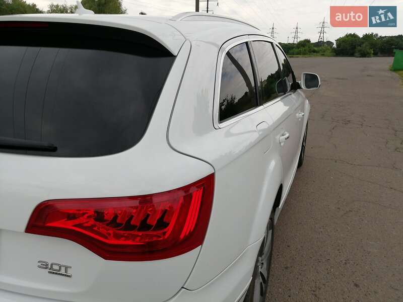 Внедорожник / Кроссовер Audi Q7 2015 в Полтаве