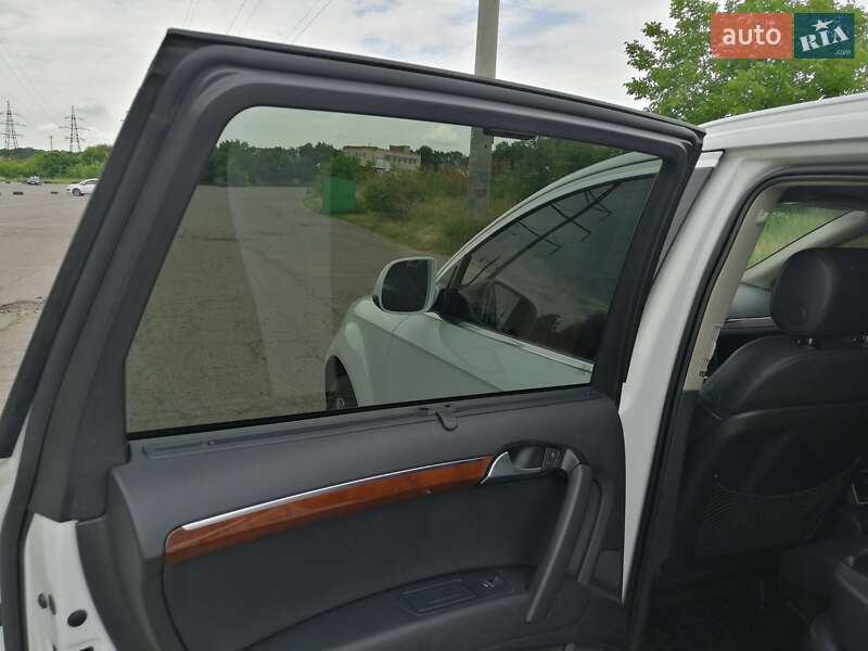 Внедорожник / Кроссовер Audi Q7 2015 в Полтаве