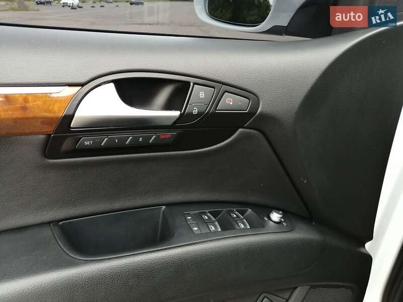 Внедорожник / Кроссовер Audi Q7 2015 в Полтаве