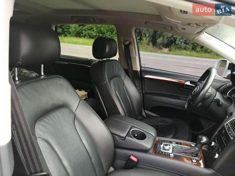 Внедорожник / Кроссовер Audi Q7 2015 в Полтаве