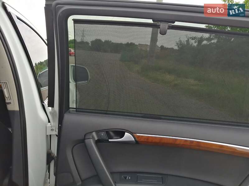 Внедорожник / Кроссовер Audi Q7 2015 в Полтаве