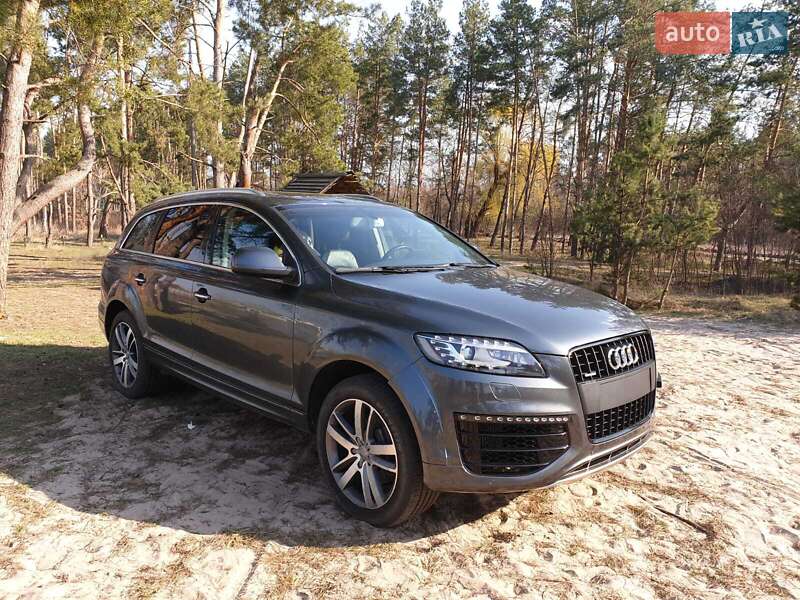 Внедорожник / Кроссовер Audi Q7 2015 в Киеве