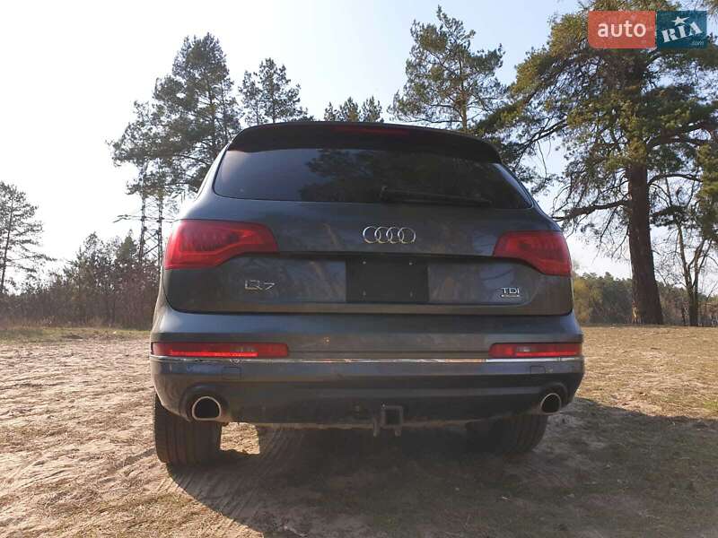 Внедорожник / Кроссовер Audi Q7 2015 в Киеве