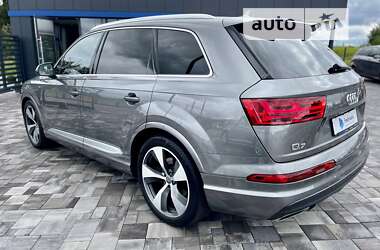Позашляховик / Кросовер Audi Q7 2015 в 