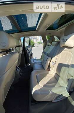 Позашляховик / Кросовер Audi Q7 2012 в 