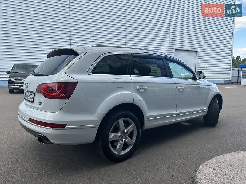 Позашляховик / Кросовер Audi Q7 2015 в Києві