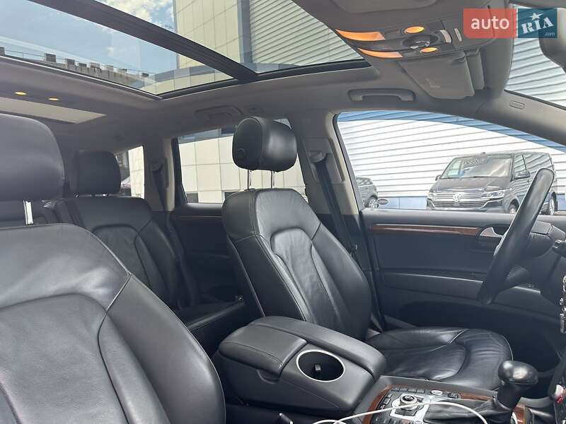 Позашляховик / Кросовер Audi Q7 2015 в Києві