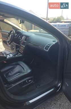 Внедорожник / Кроссовер Audi Q7 2010 в 