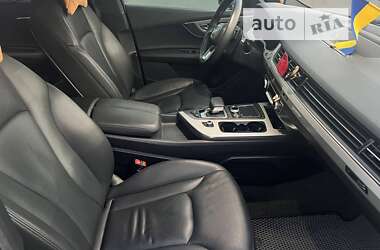 Позашляховик / Кросовер Audi Q7 2015 в Луцьку