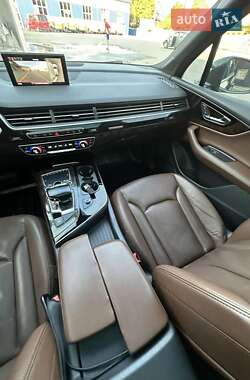 Внедорожник / Кроссовер Audi Q7 2016 в 