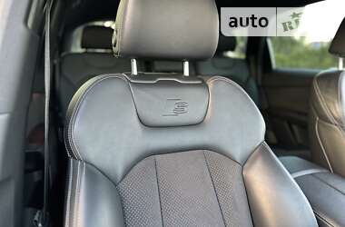 Внедорожник / Кроссовер Audi Q7 2016 в 