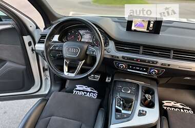 Внедорожник / Кроссовер Audi Q7 2016 в 