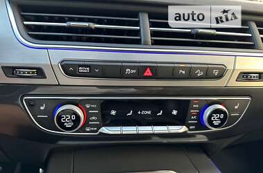 Внедорожник / Кроссовер Audi Q7 2016 в 