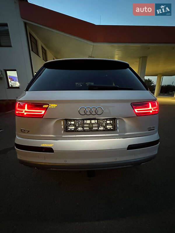 Внедорожник / Кроссовер Audi Q7 2017 в Львове