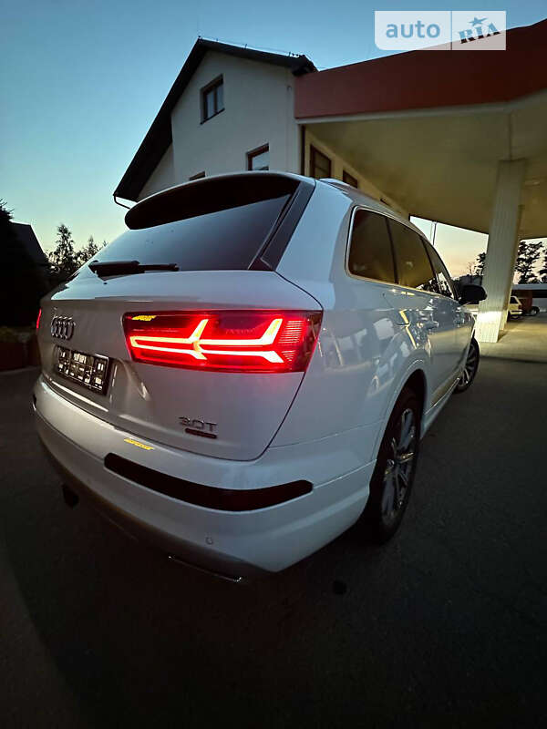 Внедорожник / Кроссовер Audi Q7 2017 в Львове