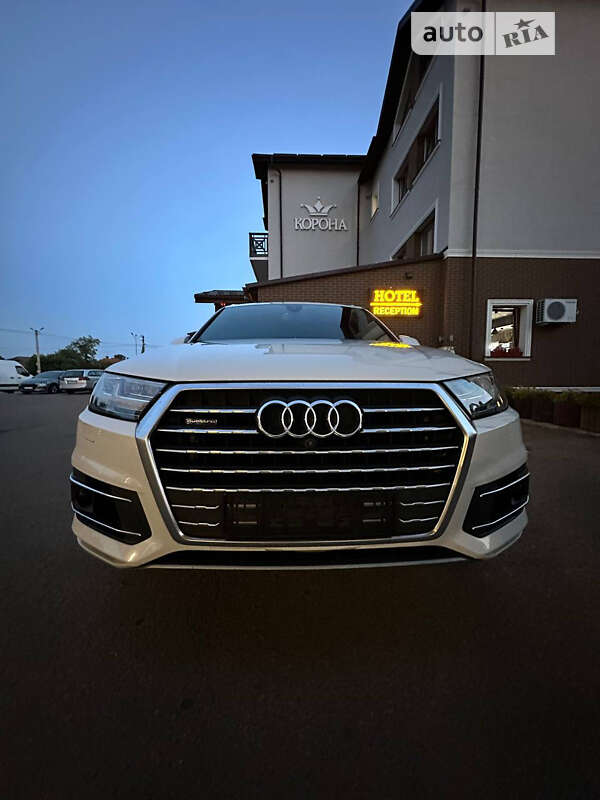 Внедорожник / Кроссовер Audi Q7 2017 в Львове