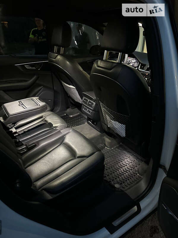 Позашляховик / Кросовер Audi Q7 2017 в Львові фото 23 Позашляховик / Кросовер Audi Q7 2017 в Львові