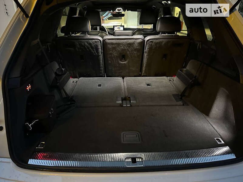 Внедорожник / Кроссовер Audi Q7 2017 в Львове