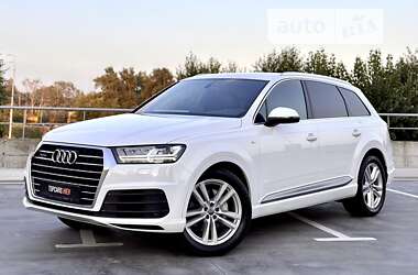Внедорожник / Кроссовер Audi Q7 2016 в 