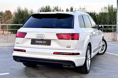 Внедорожник / Кроссовер Audi Q7 2016 в 
