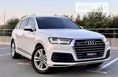 Внедорожник / Кроссовер Audi Q7 2016 в 