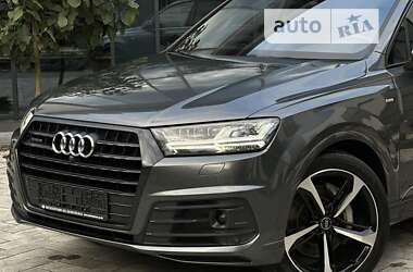 Внедорожник / Кроссовер Audi Q7 2016 в 