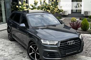 Позашляховик / Кросовер Audi Q7 2016 в Рівному