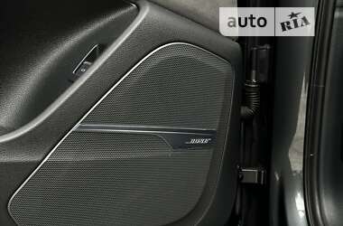 Внедорожник / Кроссовер Audi Q7 2016 в 