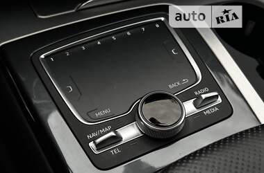 Внедорожник / Кроссовер Audi Q7 2016 в 