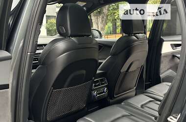 Внедорожник / Кроссовер Audi Q7 2016 в 