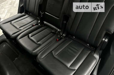 Внедорожник / Кроссовер Audi Q7 2016 в 