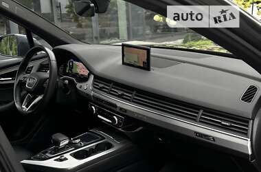 Внедорожник / Кроссовер Audi Q7 2016 в 