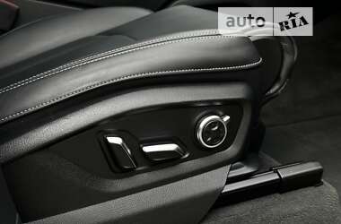 Внедорожник / Кроссовер Audi Q7 2016 в 