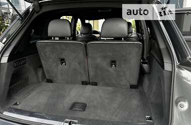 Внедорожник / Кроссовер Audi Q7 2016 в 
