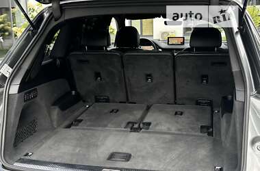 Внедорожник / Кроссовер Audi Q7 2016 в 