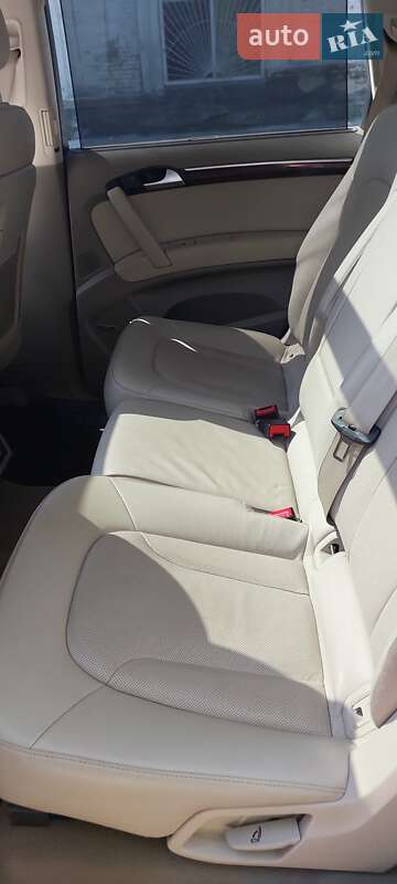 Внедорожник / Кроссовер Audi Q7 2013 в Доброполье