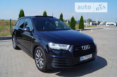 Внедорожник / Кроссовер Audi Q7 2017 в Ровно