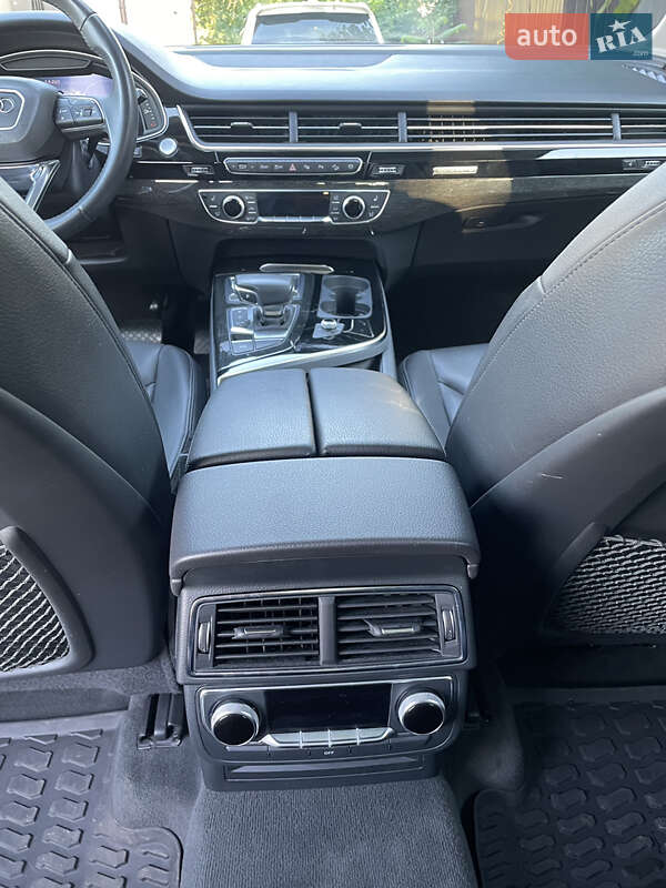 Внедорожник / Кроссовер Audi Q7 2019 в Тернополе