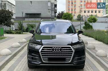 Внедорожник / Кроссовер Audi Q7 2015 в 