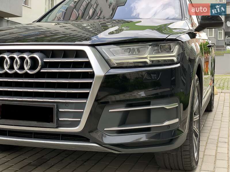 Позашляховик / Кросовер Audi Q7 2015 в Львові