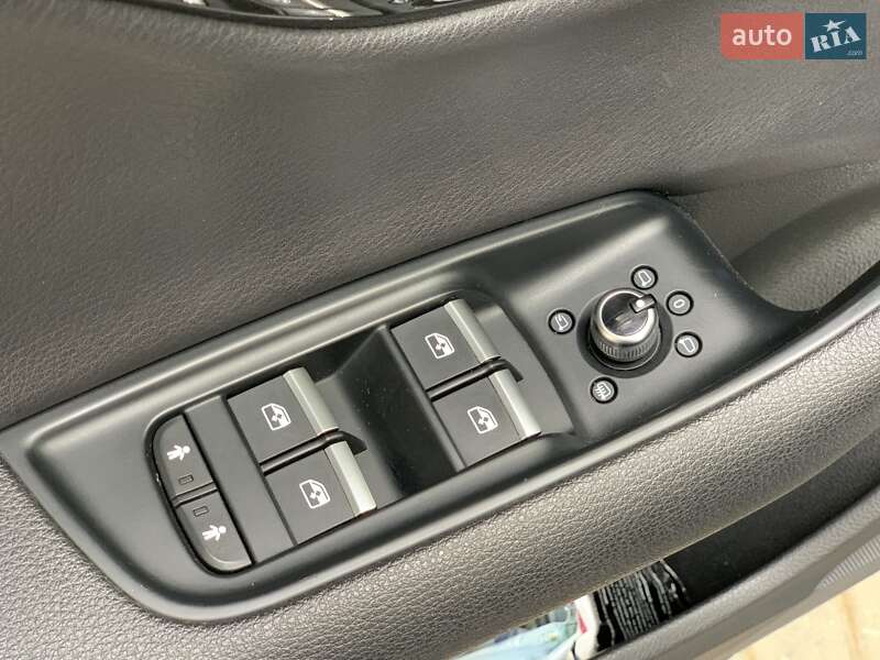 Позашляховик / Кросовер Audi Q7 2015 в Львові