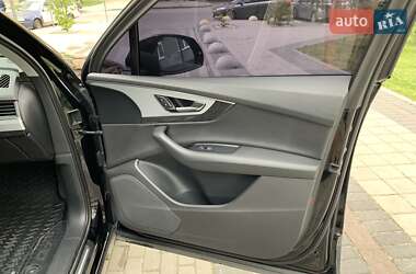 Внедорожник / Кроссовер Audi Q7 2015 в 
