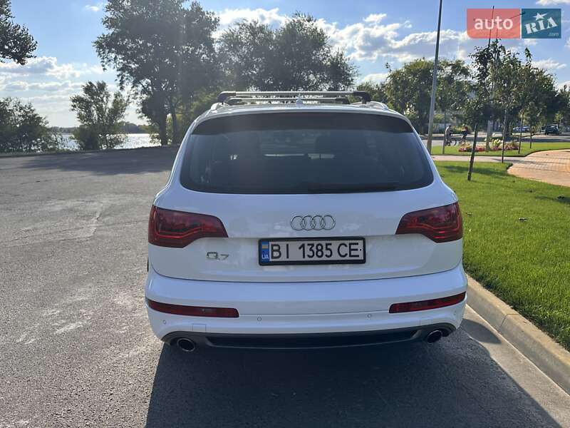 Внедорожник / Кроссовер Audi Q7 2010 в Кременчуге