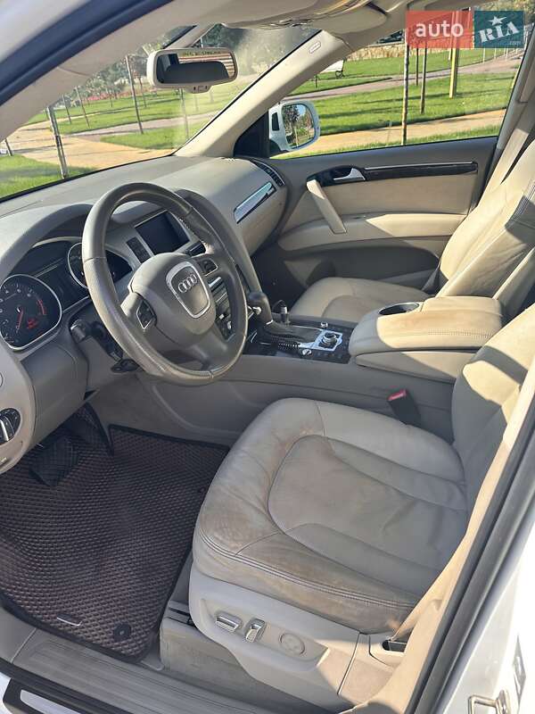 Внедорожник / Кроссовер Audi Q7 2010 в Кременчуге