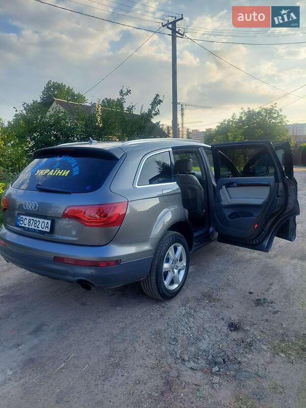 Позашляховик / Кросовер Audi Q7 2011 в Львові