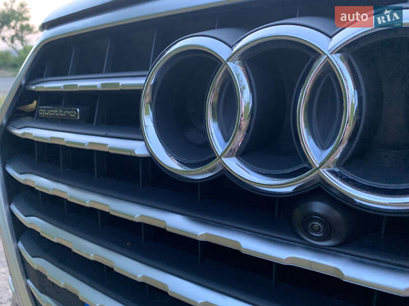 Позашляховик / Кросовер Audi Q7 2019 в Києві