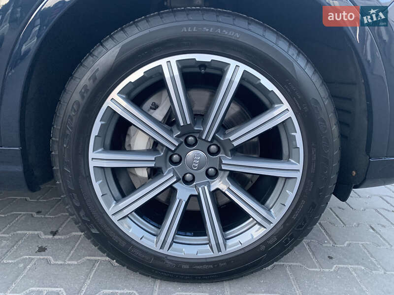 Внедорожник / Кроссовер Audi Q7 2017 в Виннице